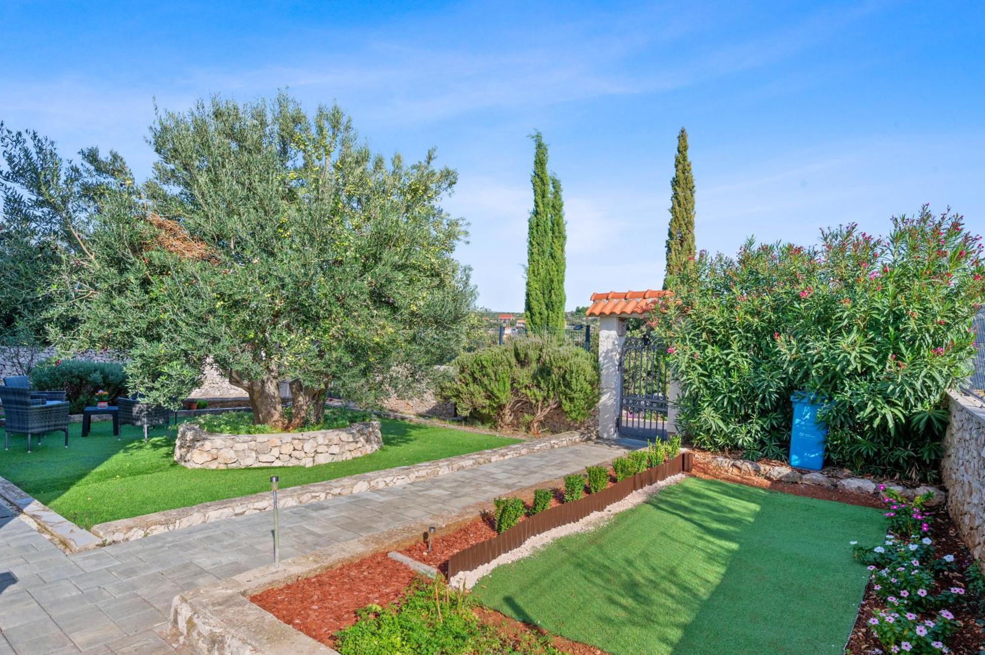 Villa Family House Sonja Sevid Exterior foto